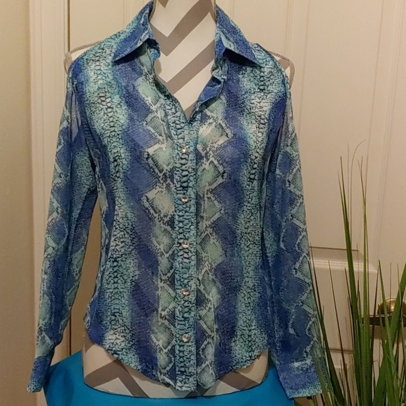 💚5/$25💚I-N-C size Small blouse w/rhinestone buttons - Picture 2 of 10